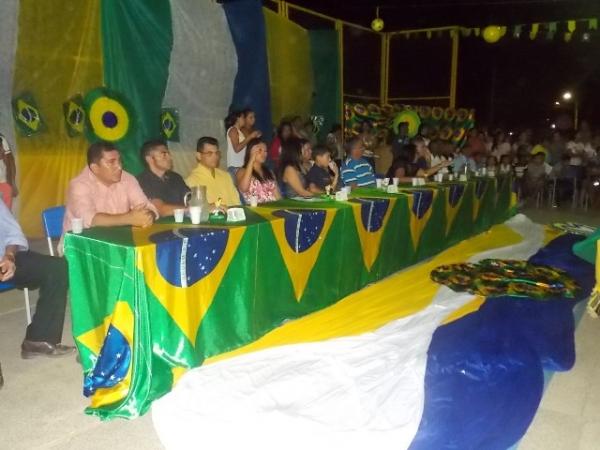 Aniversário da cidade : Noite da educação foi um espetáculo em Canavieira  - Imagem 65