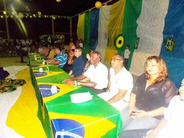Aniversário da cidade : Noite da educação foi um espetáculo em Canavieira  - Imagem 82