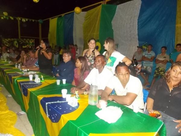 Aniversário da cidade : Noite da educação foi um espetáculo em Canavieira  - Imagem 1