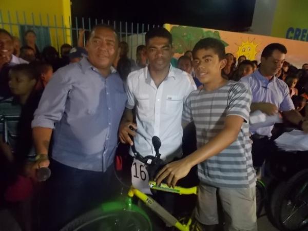 Canavieira comemora 22 anos com inaugurações, corte de bolo e muita festa. - Imagem 11