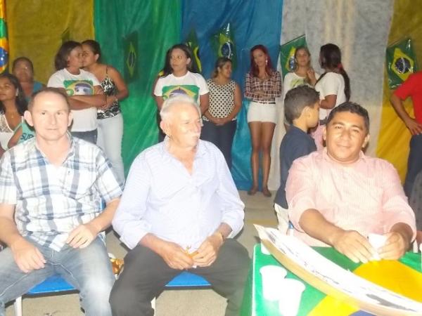 Aniversário da cidade : Noite da educação foi um espetáculo em Canavieira  - Imagem 35