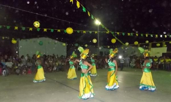 Aniversário da cidade : Noite da educação foi um espetáculo em Canavieira  - Imagem 14