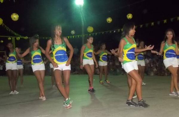 Aniversário da cidade : Noite da educação foi um espetáculo em Canavieira  - Imagem 48