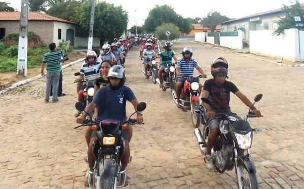 Canavieira comemora 22 anos com inaugurações, corte de bolo e muita festa. - Imagem 44