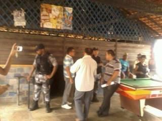 Força tática é chamada para lacrar pontos comerciais e população se revolta. - Imagem 4