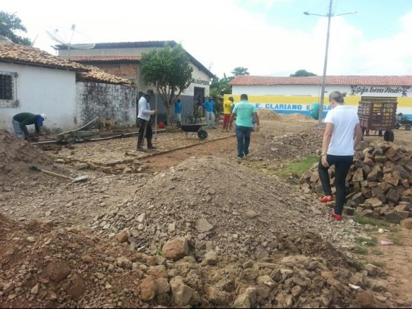Prefeitura inicia operação tapa buraco no Bairro Coroa - Imagem 4