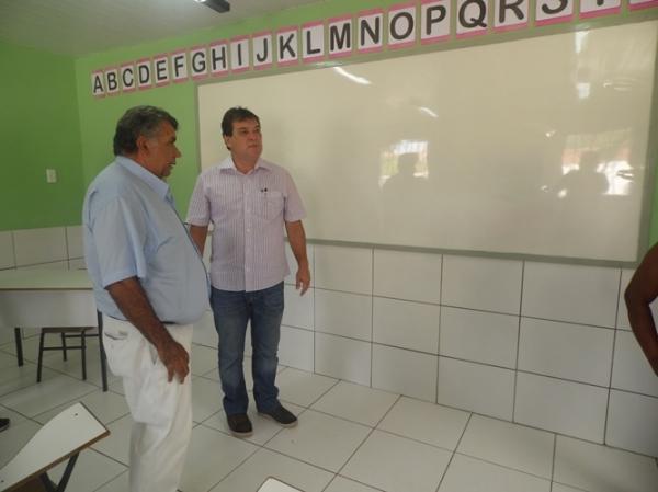 Creche onde alunos assistiam aulas no pátio, ganha reforma e duas novas salas - Imagem 21