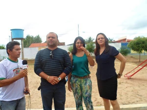 Prefeito Walfredo Filho participa do Primeiro dia de aula na Creche Pro - Infância  - Imagem 2