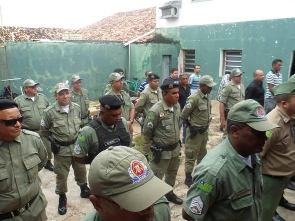 Polícia Militar ganha uma nova viatura do tipo pick-up e uma moto - Imagem 6