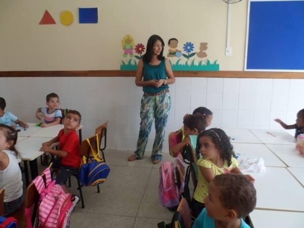 Prefeito Walfredo Filho participa do Primeiro dia de aula na Creche Pro - Infância  - Imagem 7