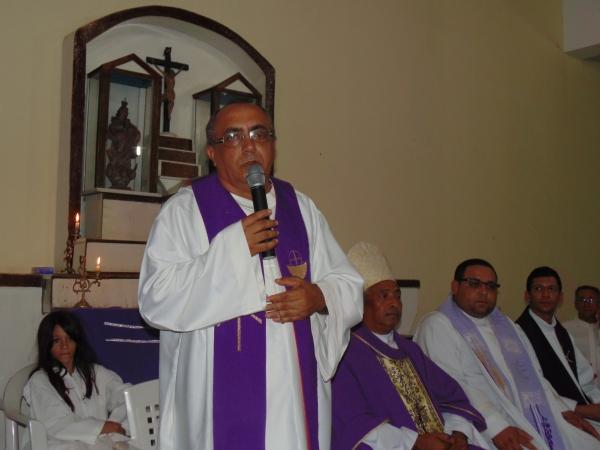 Padre Juarez Donato toma posse como novo pároco da paroquia Santo Inácio de Loyola - Imagem 9