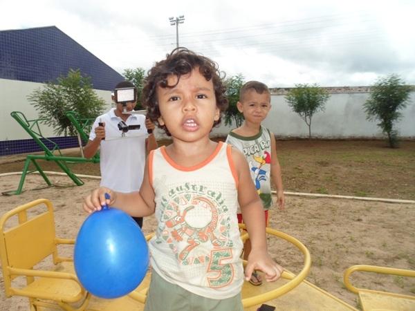 Prefeito Walfredo Filho participa do Primeiro dia de aula na Creche Pro - Infância  - Imagem 8