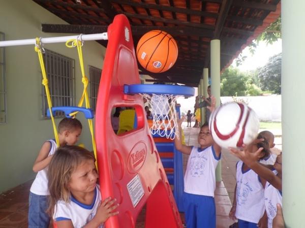 Creche onde alunos assistiam aulas no pátio, ganha reforma e duas novas salas - Imagem 6