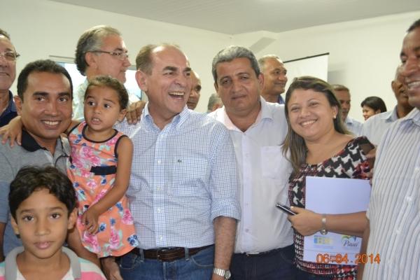 Prefeito Zé Resende e vice Professor Dominguinhos participam do Encontro Ouvindo o Piauí. - Imagem 2