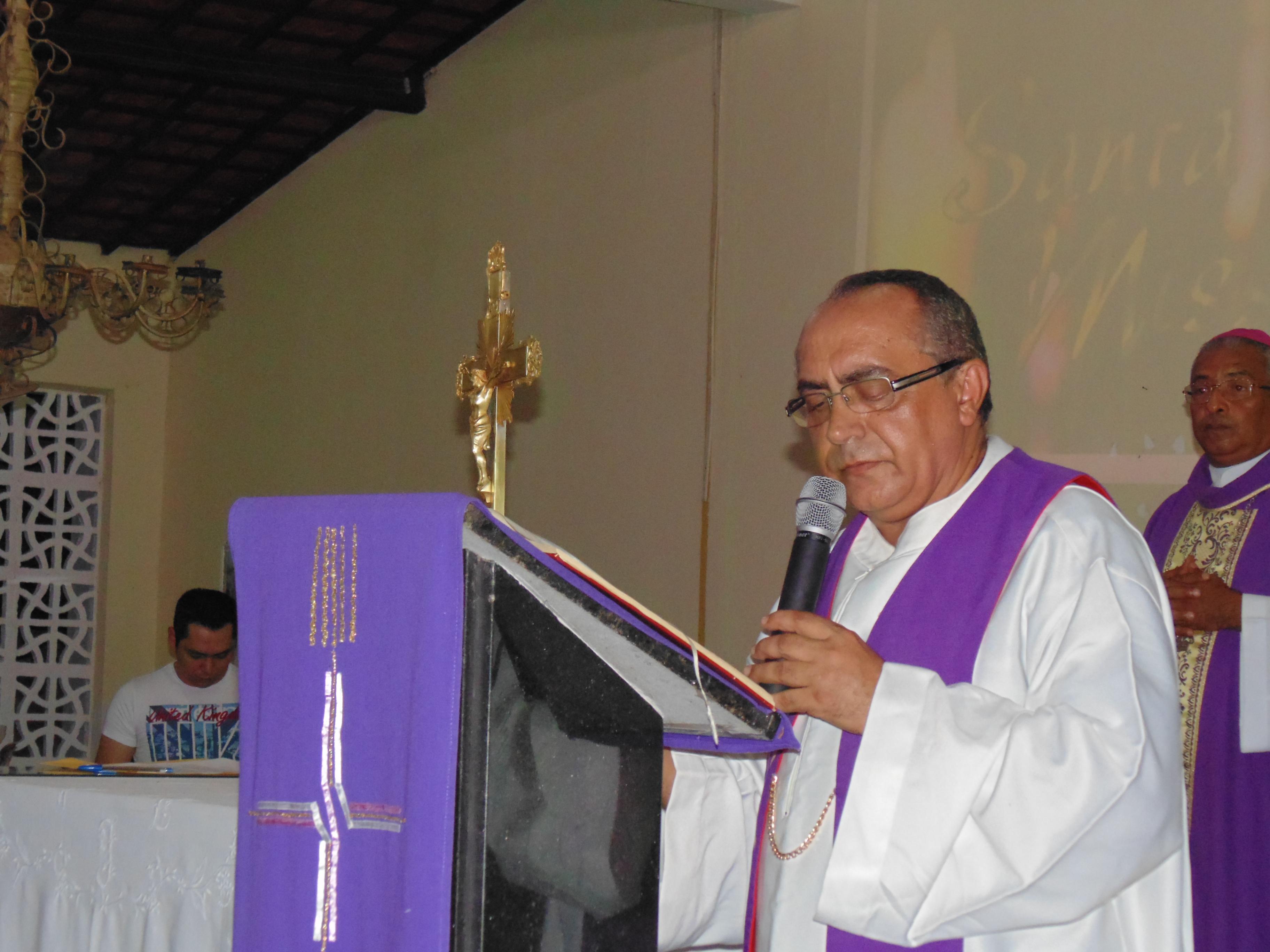 Padre Juarez Donato toma posse como novo pároco da paroquia Santo Inácio de Loyola 