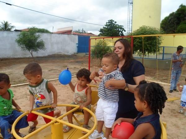 Prefeito Walfredo Filho participa do Primeiro dia de aula na Creche Pro - Infância  - Imagem 10