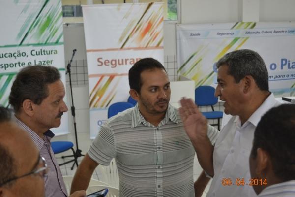 Prefeito Zé Resende e vice Professor Dominguinhos participam do Encontro Ouvindo o Piauí. - Imagem 18