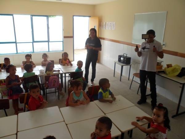 Prefeito Walfredo Filho participa do Primeiro dia de aula na Creche Pro - Infância  - Imagem 11