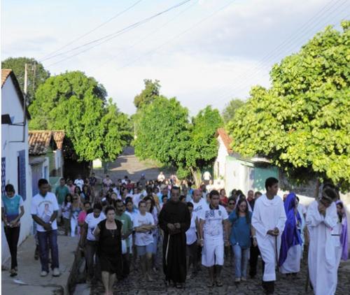 Comunidade Católica vai realizar via-sacra com participação de grupo de teatro