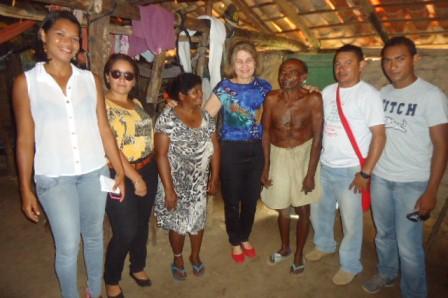 Sem água, saneamento básico e moradia digna, família viveu na zona urbana de Batalha por 28 anos, esquecida das autoridades.