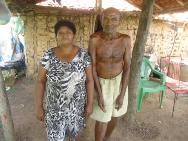 Sem água, saneamento básico e moradia digna, família viveu na zona urbana de Batalha por 28 anos, esquecida das autoridades. - Imagem 3