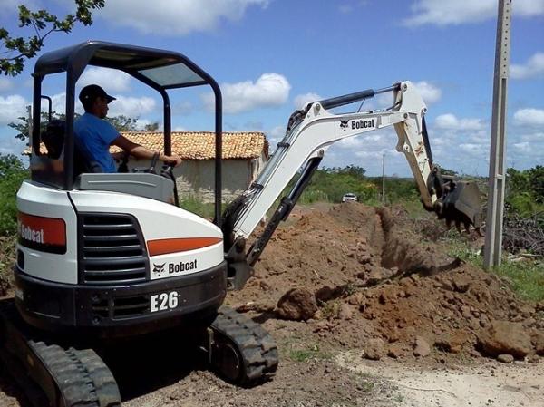 Sem água, saneamento básico e moradia digna, família viveu na zona urbana de Batalha por 28 anos, esquecida das autoridades. - Imagem 16