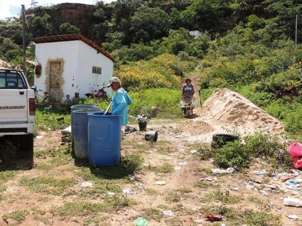 Prefeitura conclui ainda terça feira serviço de reforma da caixa d“água - Imagem 5