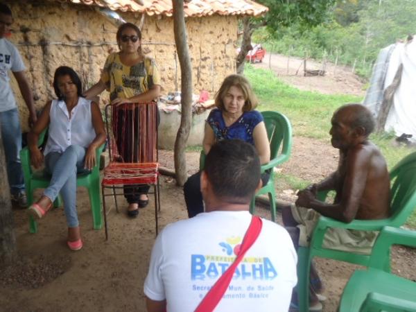 Sem água, saneamento básico e moradia digna, família viveu na zona urbana de Batalha por 28 anos, esquecida das autoridades. - Imagem 5