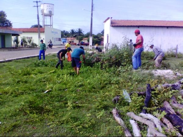 Prefeito Realiza mutirão de limpeza nas principais via de Boa Hora - Imagem 7