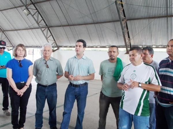 Prefeitura de Batalha realizou entrega de material esportivo para escolinha do Clube Figueirinhaâ€ - Imagem 7