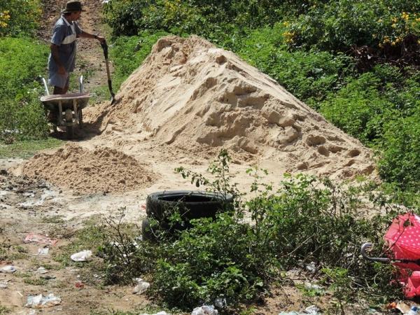 Prefeitura conclui ainda terça feira serviço de reforma da caixa d“água - Imagem 6