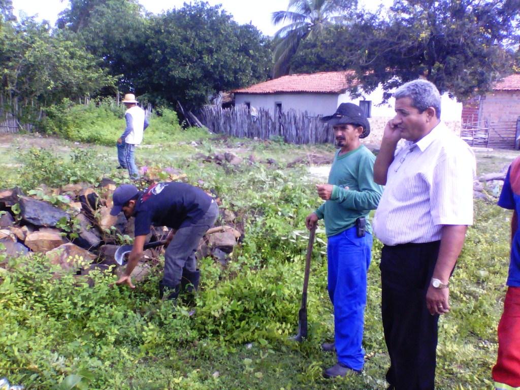 Prefeito Realiza mutirão de limpeza nas principais via de Boa Hora