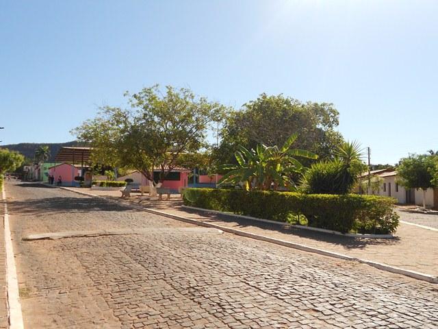 Prefeita Claudia Lobo consegui asfalto  para as Ruas e A venida da  cidade de Currais 