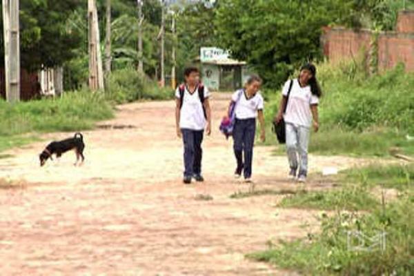 Sem transporte, estudantes podem ser reprovados por falta em Timon