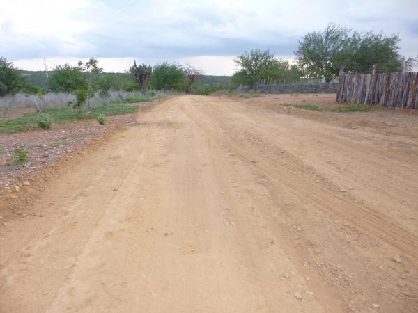 Prefeitura recupera estradas vicinais com máquinas do PAC 2 - Imagem 2