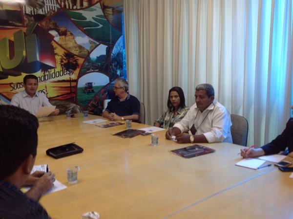 Prefeito Zé Resende participa de reunião da diretoria da APPM para tratar de paralisação dos município - Imagem 2