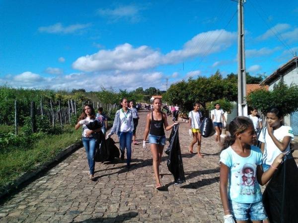 Secretaria Municipal de Saúde de São Félix-PI realizou mutirão de conscientização contra a dengue - Imagem 8