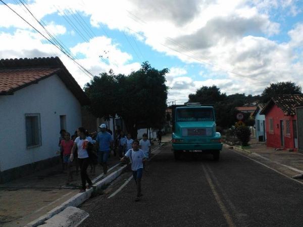 Secretaria Municipal de Saúde de São Félix-PI realizou mutirão de conscientização contra a dengue - Imagem 14