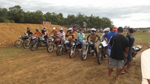 5º Lama Cross e Sirano e Sirino atraem multidão em festa do trabalhador  - Imagem 40