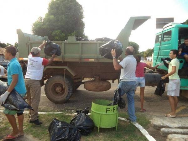 Secretaria Municipal de Saúde de São Félix-PI realizou mutirão de conscientização contra a dengue - Imagem 16