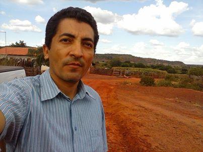 Prefeitura Municipal de Itainópolis consertada as estradas de Tombador 