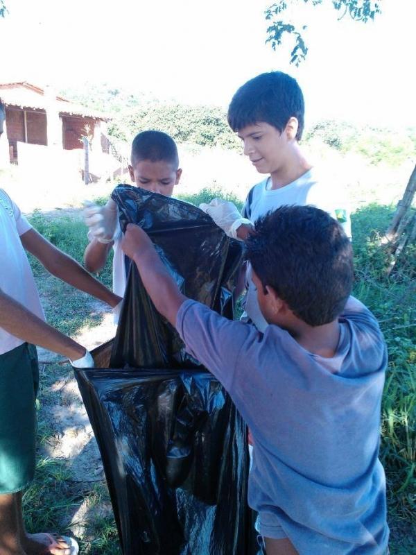 Secretaria Municipal de Saúde de São Félix-PI realizou mutirão de conscientização contra a dengue - Imagem 18