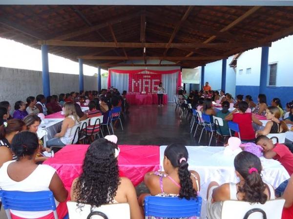 Escola Municipal Santa Catarina realizou Homenagem as Mães - Imagem 62