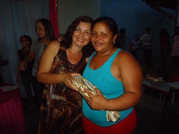 Escola Municipal Santa Catarina realizou Homenagem as Mães - Imagem 8