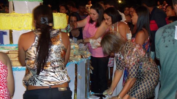 Bolo Comemorativo de 52 Anos - Imagem 58