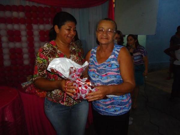 Escola Municipal Santa Catarina realizou Homenagem as Mães - Imagem 15