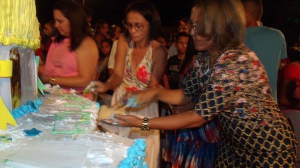 Bolo Comemorativo de 52 Anos - Imagem 52