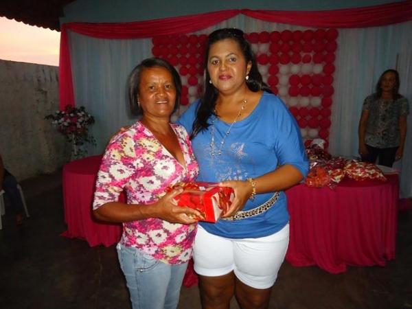 Escola Municipal Santa Catarina realizou Homenagem as Mães - Imagem 17