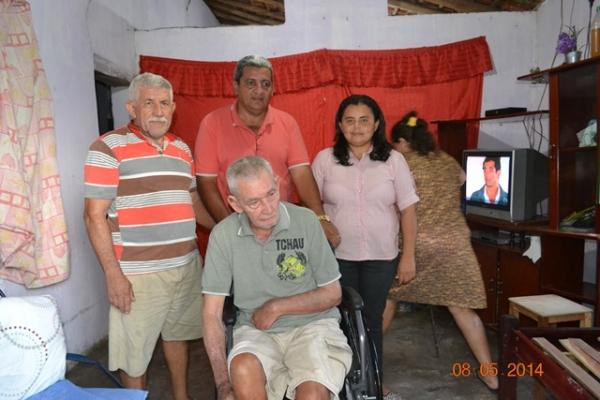 Prefeito Zé Resende entrega mais 2 cadeiras de rodas - Imagem 7