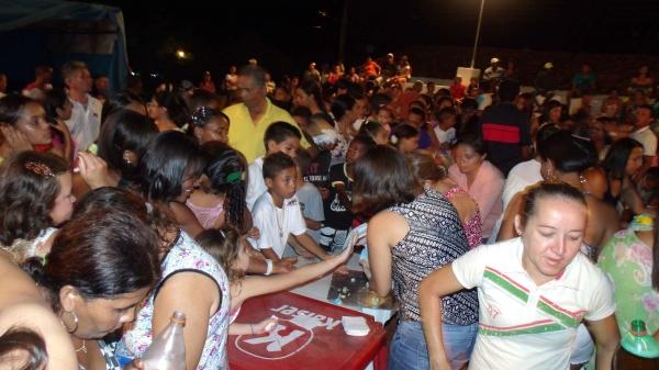 Bolo Comemorativo de 52 Anos - Imagem 36